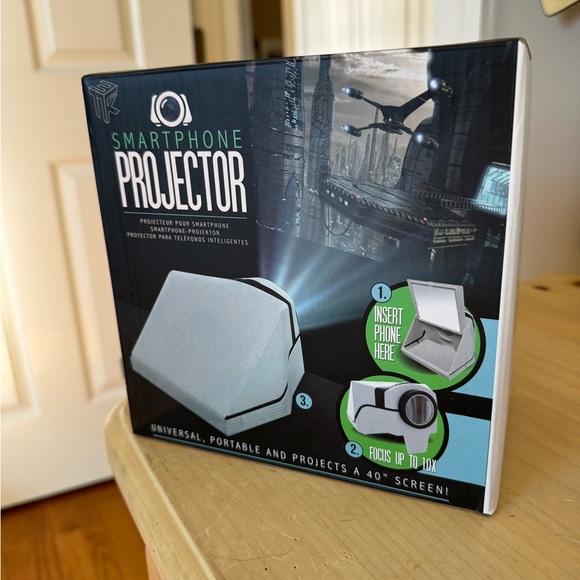 Smartphone Projector - Picture 1 of 4